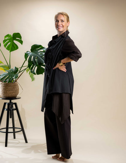 Črn blazer brez rokavov