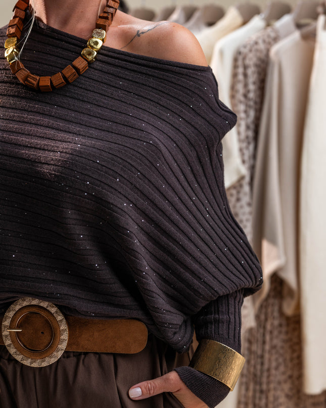 Rjav pulover z bleščicami in črtami