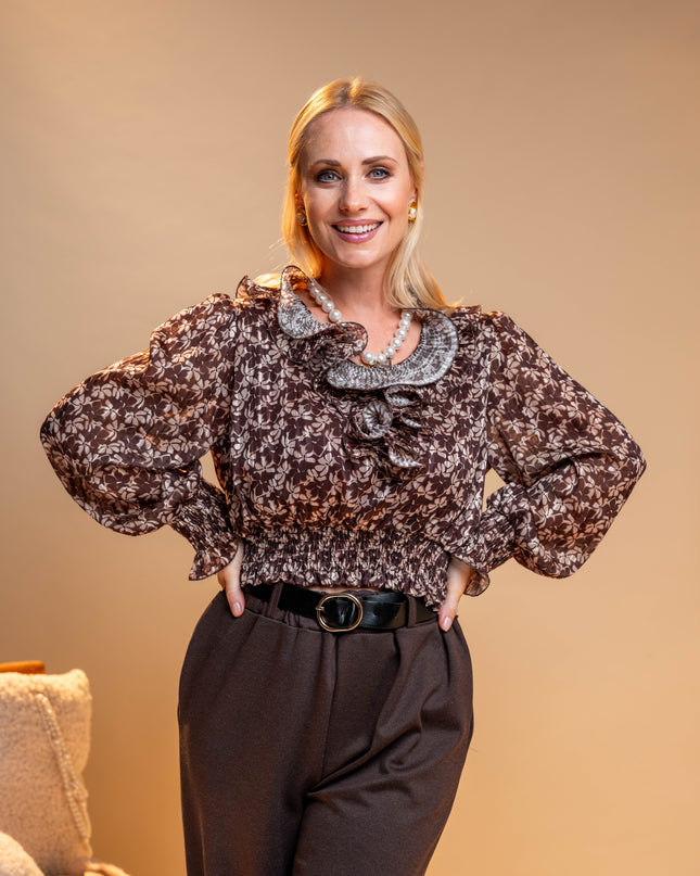 Rjava cvetlična bluza z volančki