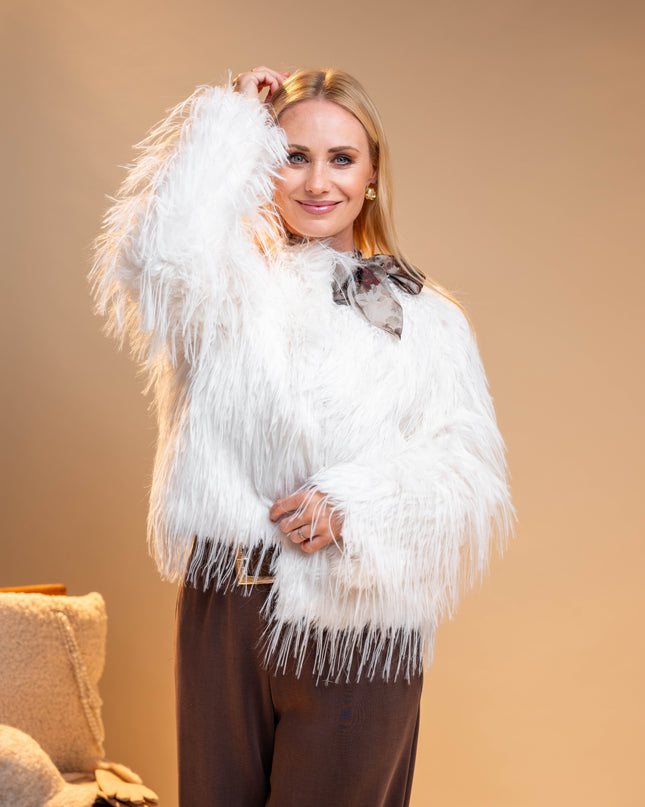 Bela jakna iz umetnega krzna