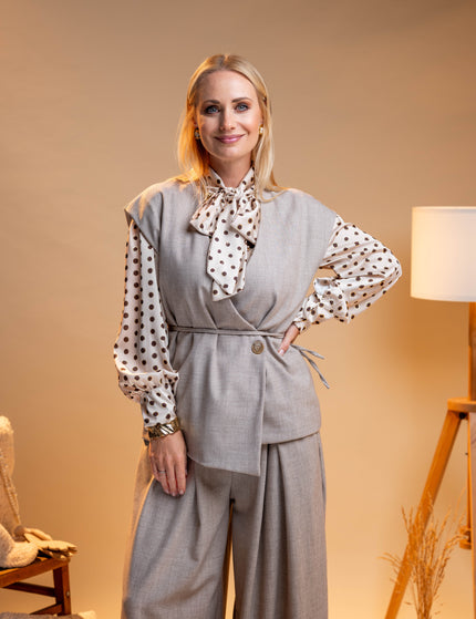 Bež telovnik s pasom