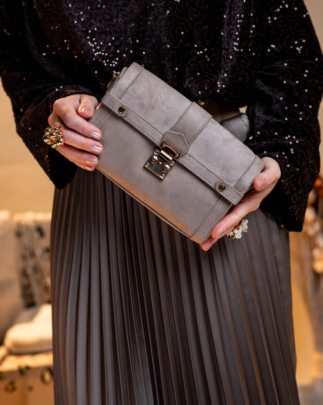 Torbica z zlato zaponko