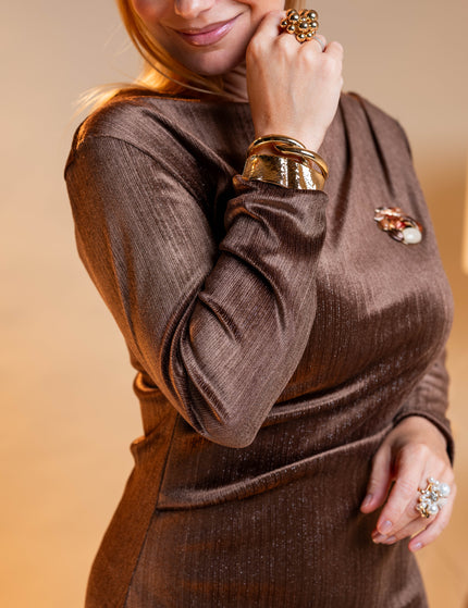 Rjava žametna obleka s čipko