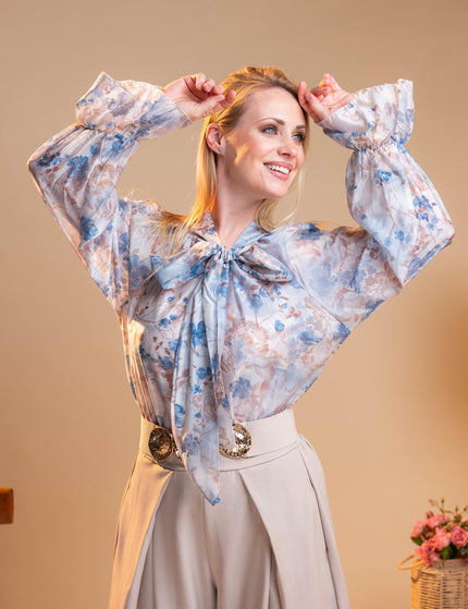 Modra bluza s cvetličnim vzorcem