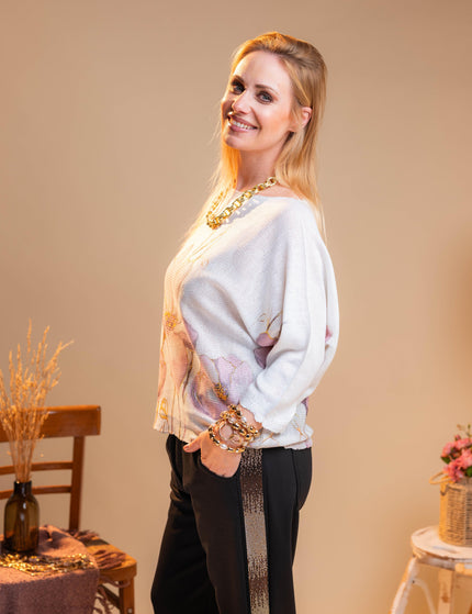 Črne hlače z okrasno črto