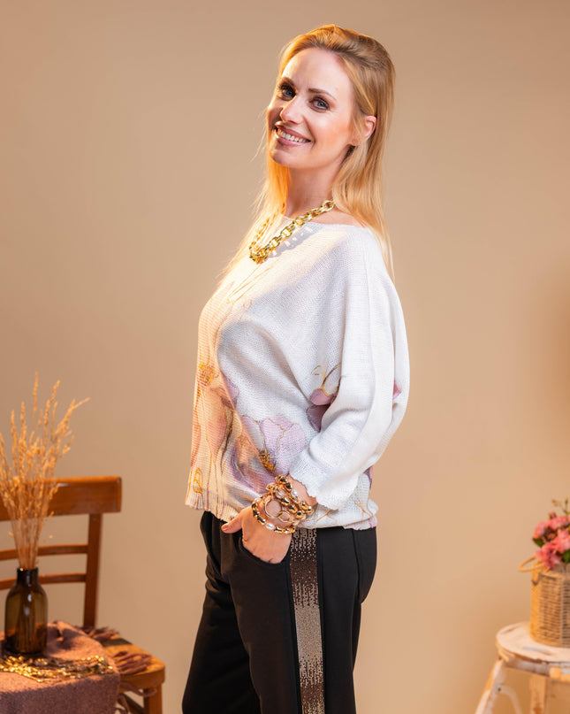 Črne hlače z okrasno črto